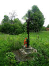 Krzyż pokutny w parku podworskim (fot. H. Żurawski 2006)